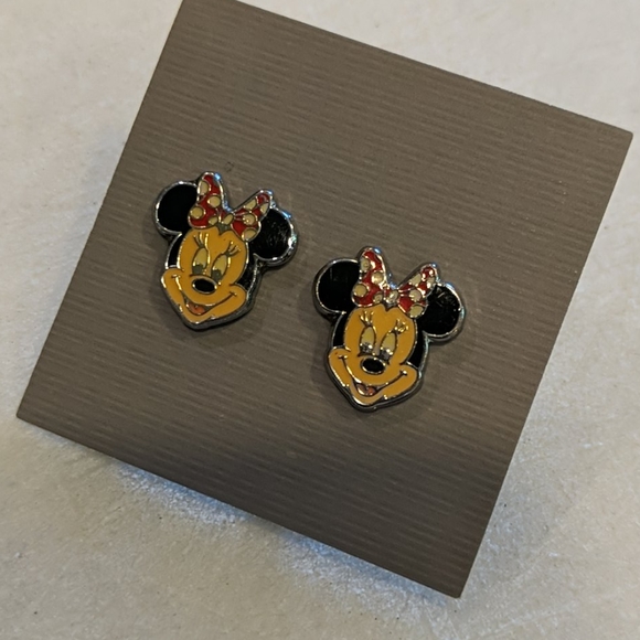Minnie Mouse Enamel Stud Earrings VINTAGE and so CUTE!!! - Picture 1 of 3